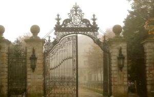 Let's not go there. source: VC Andrews Fandom